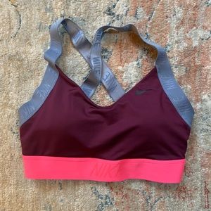Nike women’s sports bra (small)